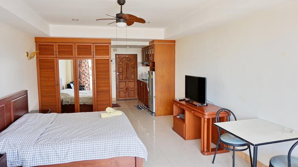 Yensabai Condotel Pattaya Exterior photo