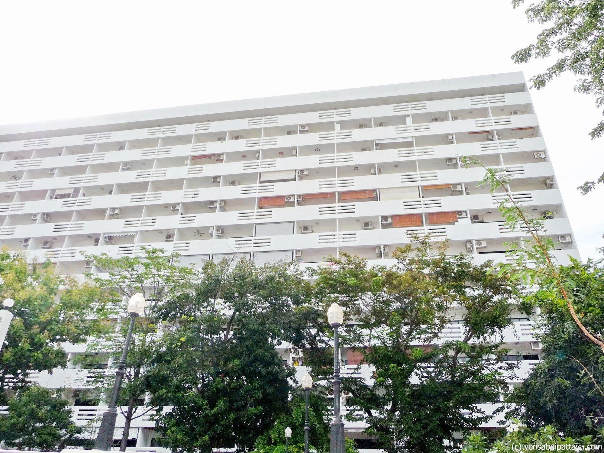 Yensabai Condotel Pattaya Exterior photo