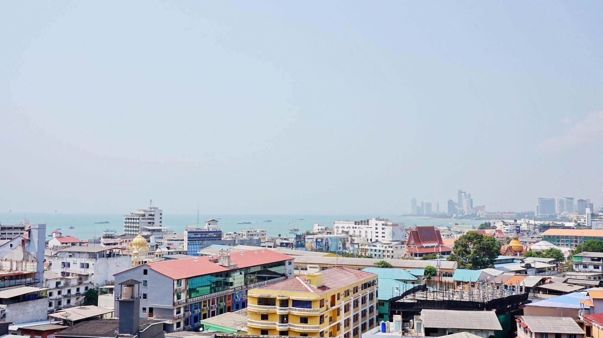 Yensabai Condotel Pattaya Exterior photo