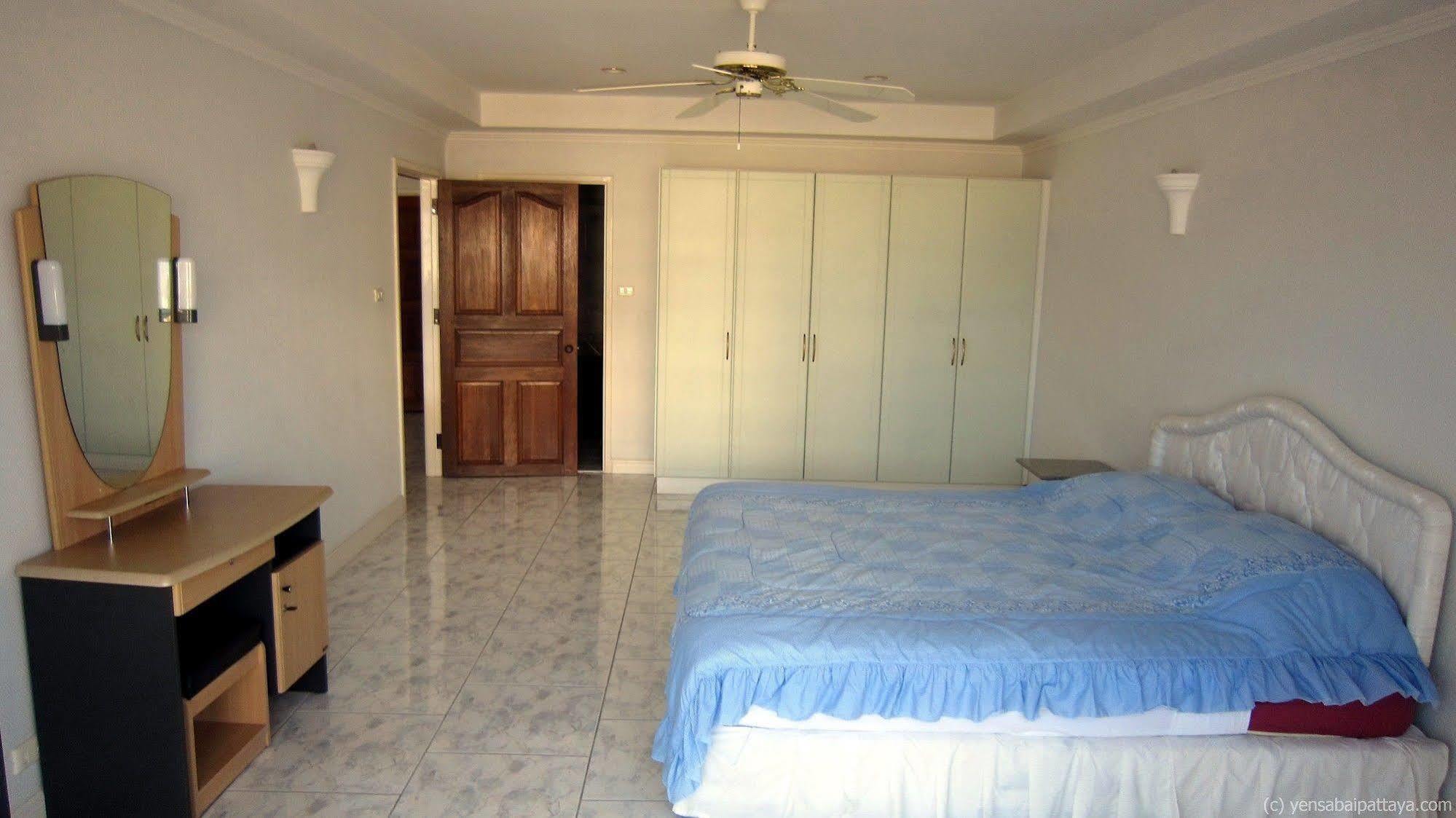 Yensabai Condotel Pattaya Exterior photo